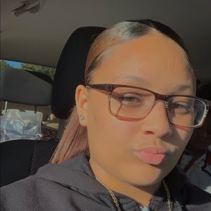 Meet your Posher, Jazilyn